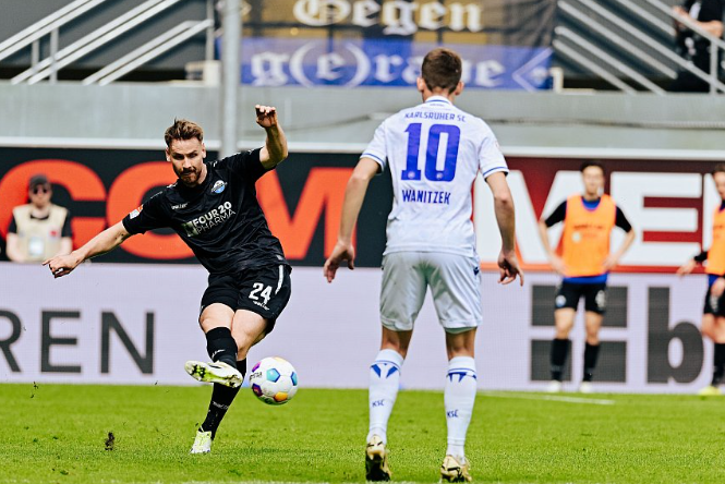 Kejuaraan yang Sengit di 2. Bundesliga: paderborn vs karlsruher post thumbnail image